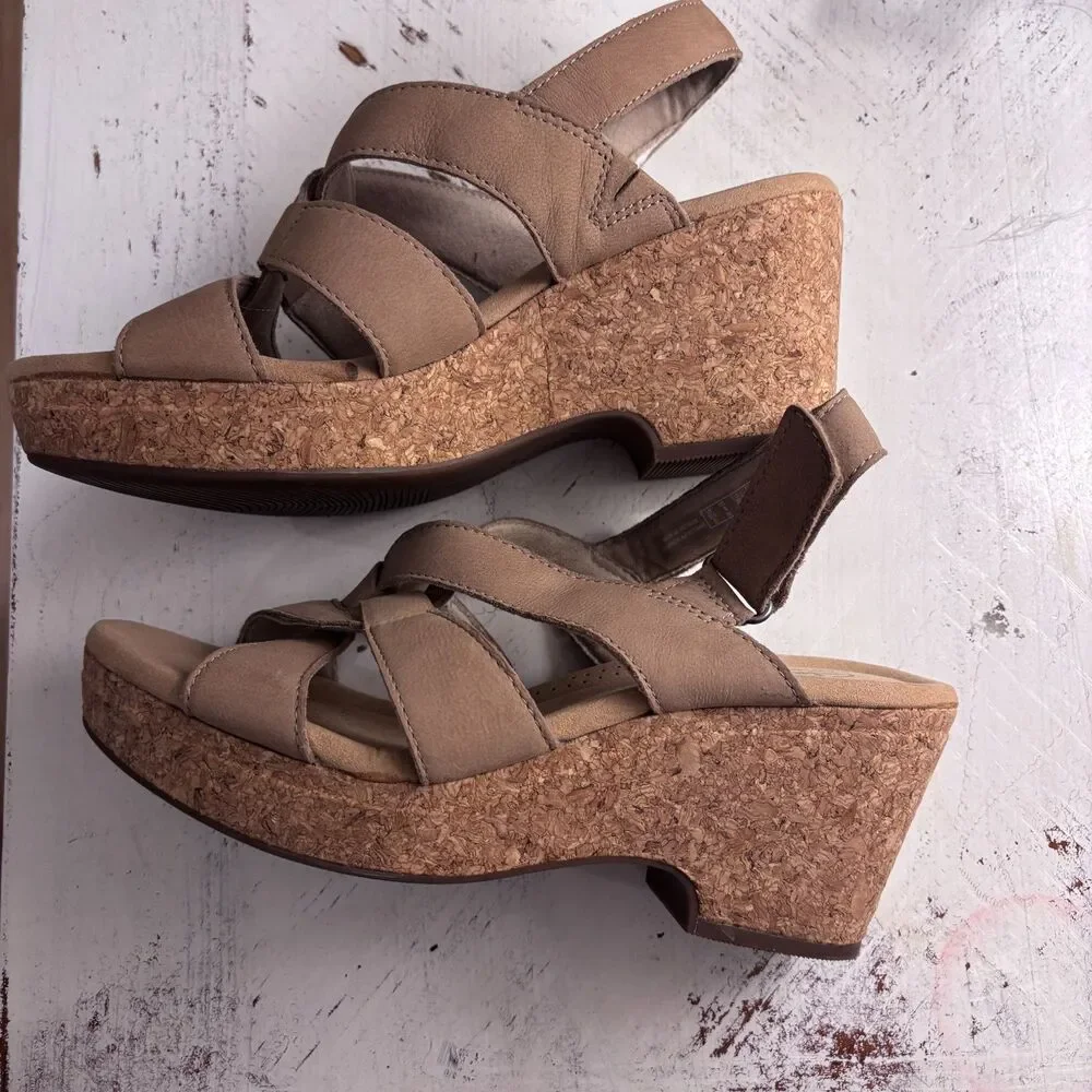 Clarks Collection McWen Strap Wedge Sandals Women's 8 Taupe Leather Comfort